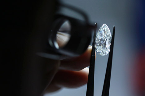 India plans to ease regulations for Russian diamond traders.