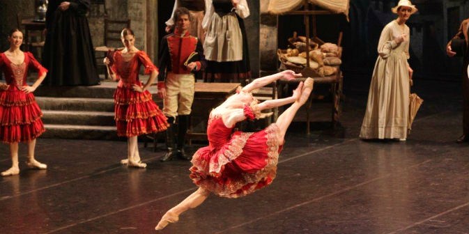 Natalia Osipova sul palco nello spettacolo "Don Chisciotte" (Foto: Marco Brescia / Teatro alla Scala)