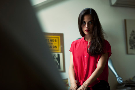 Tre anni fa, Anastasia Sartan lavorava a New York come cameriera. Ora è la proprietaria del negozio online TrendsBrands.ru (Foto: Kommersant)