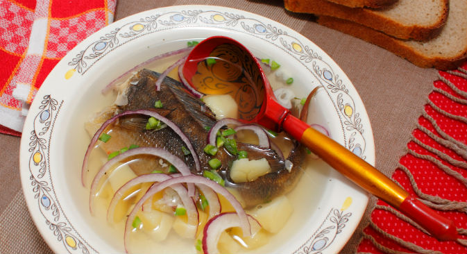 La zuppa "ukha" è un piatto che prevede diverse variazioni, a seconda dei gusti (Foto: Lori/Legion Media)