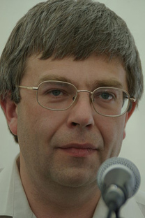 Il poeta ed editore Maksim Amelin (Fonte: Wikipedia / Rodrigo Fernandez)