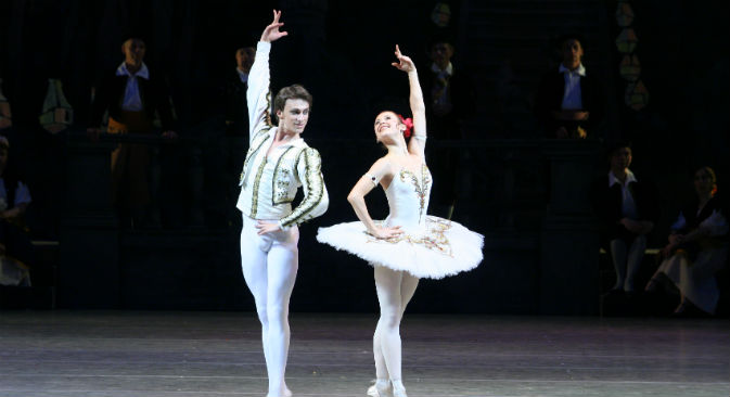 Una rappresentazione del Don Chisciotte portata in scena dai ballerini del Mariinskij di San Pietroburgo (Foto: N. Razina)