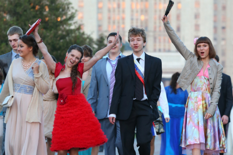 Secondo una ricerca di Superjob.ru sulle aspettative di retribuzione dei neolaureati nel 2013 a Mosca, per vivere nella capitale i giovani vogliono guadagnare non meno di 80mila rubli (duemila euro) al mese (Foto: Itar-Tass)