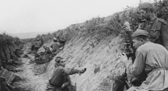 Le truppe sovietiche mostrano una maggiore forza nell'estate del 1943 (Foto: Photoshot)