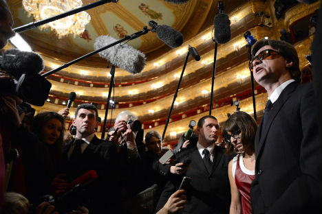 Il direttore artistico del Corpo di Ballo del Teatro Bolshoj, Sergei Filin, a destra, torna al lavoro il 17 settembre 2013 dopo l'attentato con l'acido che ha subito a gennaio 2013 (Foto: AFP / East News)
