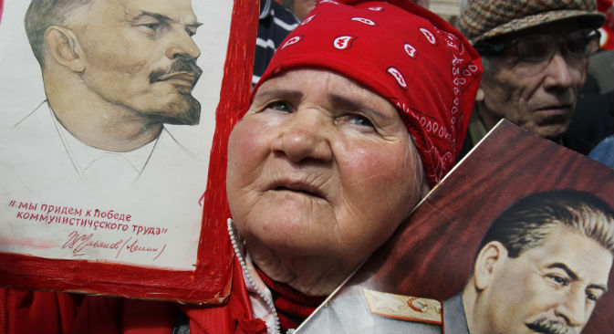 Una manifestazione in piazza degli eredi del Pcus (Fonte: Reuters)