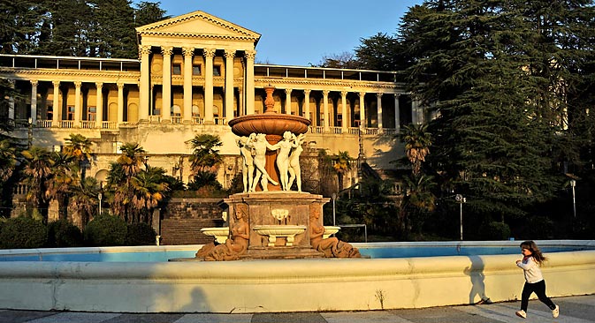 Il centro benessere Ordzhonikidze di Sochi, oggi in stato di abbandono (Foto: Mikhail Mordasov)