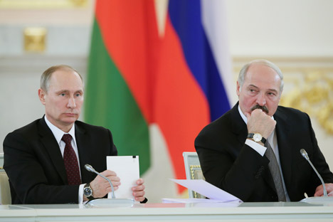 Il Presidente russo Vladimir Putin insieme al Presidente della Bielorussia Aleksandr Lukashenko (Foto: Reuters)
