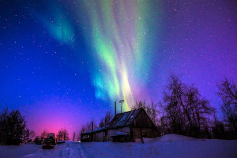 Il cielo si colora con i bagliori dell'aurora boreale (Foto: Ivan Dementievskiy)