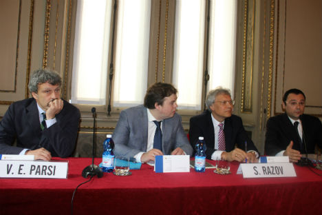 Il tavolo dei relatori (Foto: Evgeny Utkin)