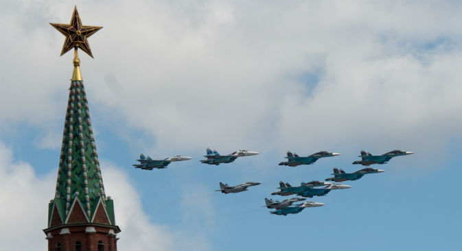 Nel cielo di Mosca una settantina di aerei ed elicotteri sorvoleranno la città per celebrare il giorno della Vittoria (Foto: Ria Novosti)