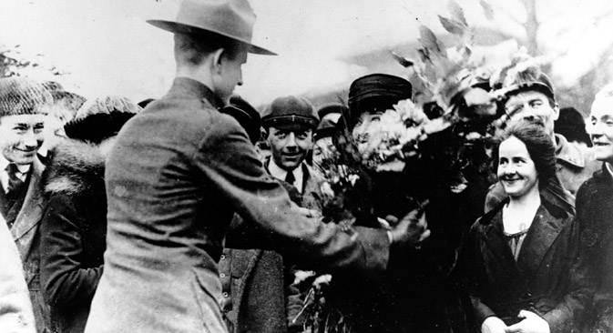 Un momento dei festeggiamenti per la fine della guerra (Foto: Ap)