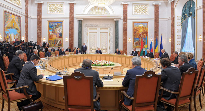 I leader di Russia e Ucraina, Vladimir Putin e Petr Poroshenko, si sono incontrati a Minsk per il summit sull’Unione Doganale (Foto: Reuters)