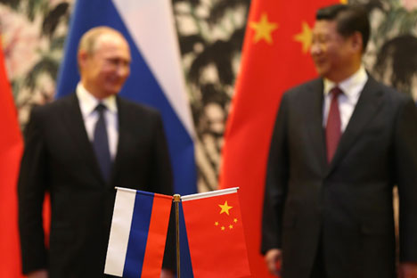 Il Presidente russo Vladimir Putin, a sinistra, insieme al Presidente cinese Xi Jinping (Foto: Reuters)