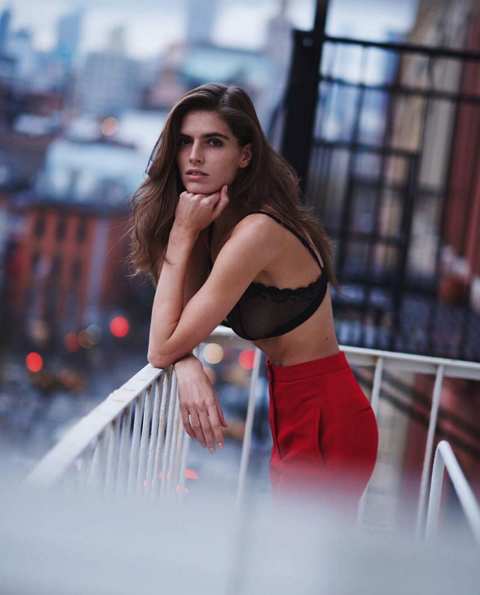 Daria Malygina è modella e dj. È nata nel 1990 a San Pietroburgo. Sua mamma, Eugenia Malygina, è una stilista del brand russo di abbigliamento Pirosmani