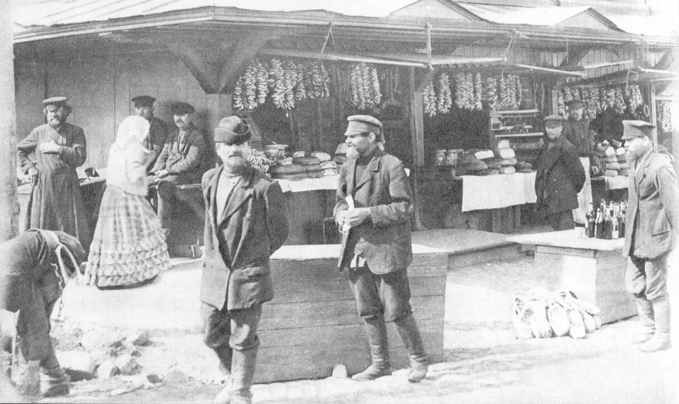 Visitatori al mercato.