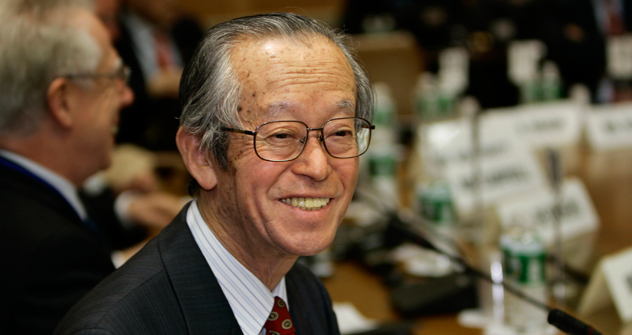 尾身幸次氏＝AP撮影