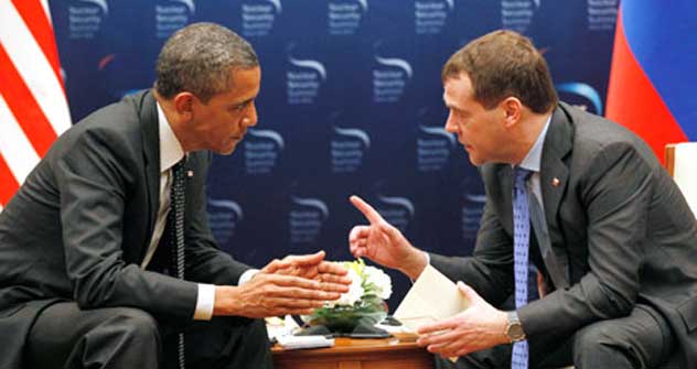メドベージェフ露大統領がバラク・オバマ米大統領と会談した＝AP撮影