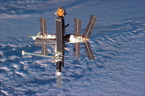 ソ連の宇宙ステーション「ミール」　写真提供：NASA