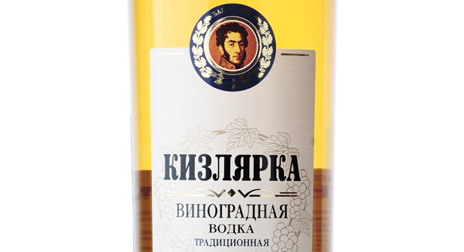 「キズリャルカ」は、グラッパの親戚で、葡萄の搾りかすで作られる強い（45度）蒸留酒だ＝Lori/Legion Media撮影