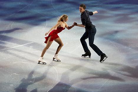 Despite the dampness of the performance on their own ice, Russian skaters Ekaterina Bobrova and Dmitry Solovyov received very high scores. Source: RIA Novosti / Alexander Vilf