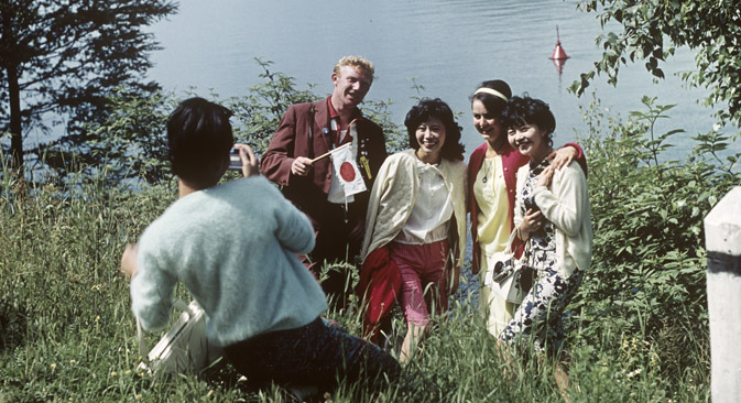 1965年、バイカル湖。日本人観光客＝レフ・ポリカシン / ロシア通信