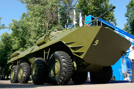 신형 하이브리드 BTR ‘크림스크(Крымск)’는 엔진을 끈 상태에서 분자 구동으로 소음 없이 이동할 수 있다. (사진제공=이타르타스)