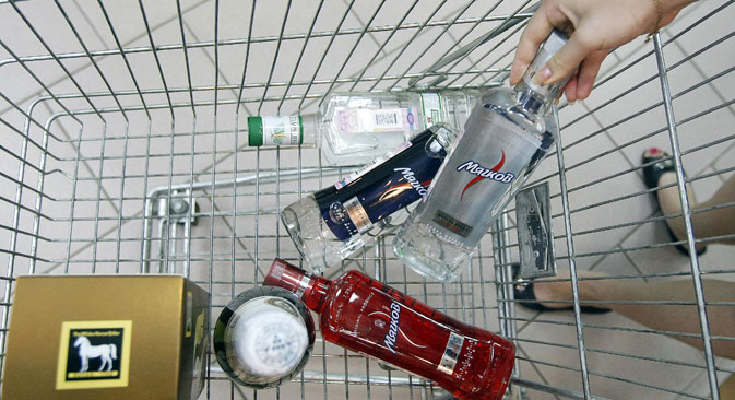 영국 주류 전문지 드링크스 인터내셔널(Drinks International)의 순위조사에 따르면, 중국 백주(白酒, 수수를 원료로 만든 증류주로 보드카와 비슷하다)가 49억 9,500만 리터로 세계 판매량 1위를 차지한 가운데 보드카는 연간 35억 리터로 여전히 2위에 올라 있고 위스키는 29억 리터로 3위에 올라 있다. (사진제공=이타르타스)