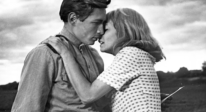 1967년 영화 ‘조샤’의 한 장면. 이 전쟁에서 해방된 폴란드의 시골 마을에서 소녀 조샤가 러시아 군인과 사랑에 빠지는 이야기다. (사진제공=갈리나 크미트/리아 노보스티)