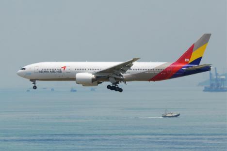 Asiana Airlines, Boeng 777.
