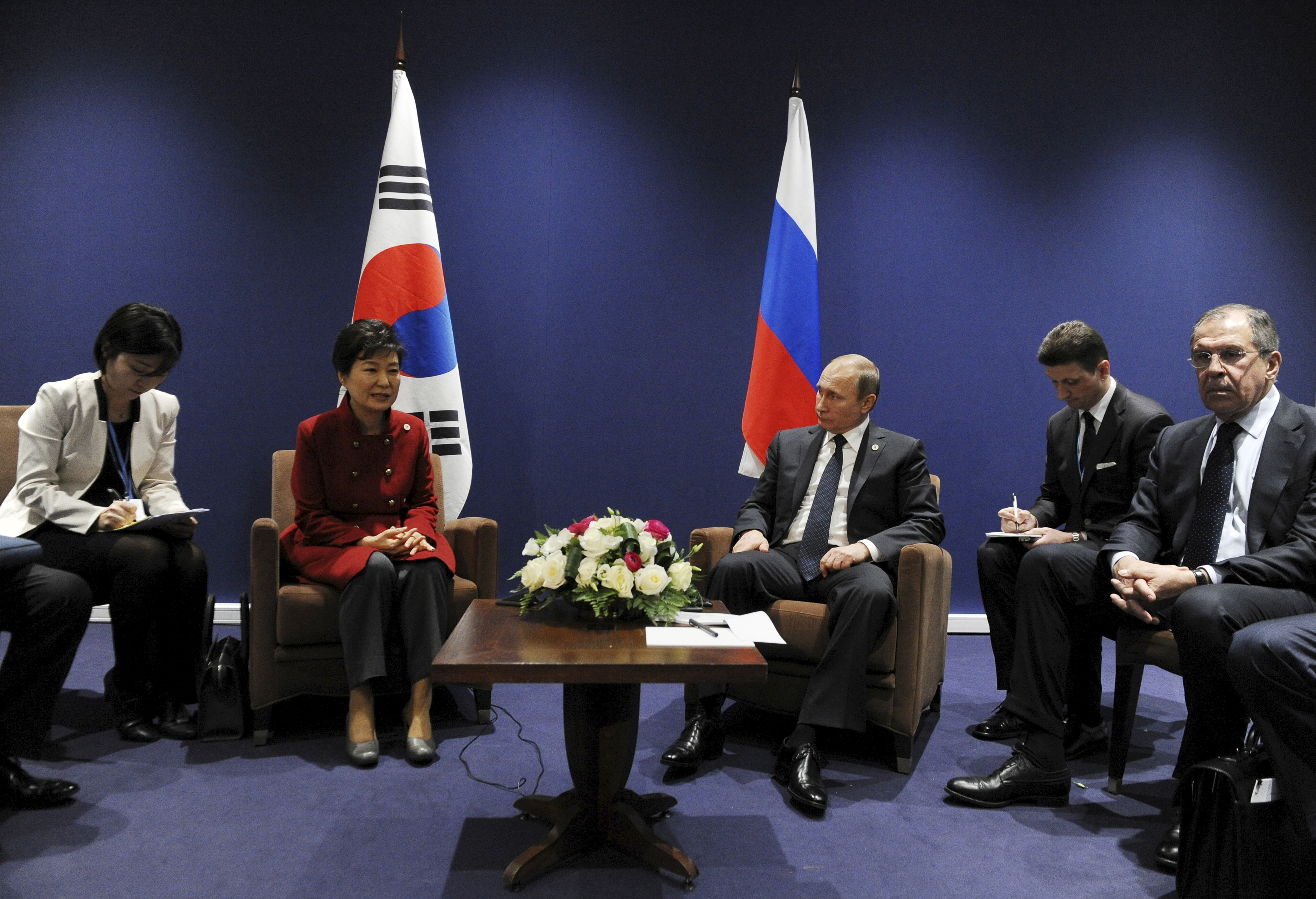 2015년 파리 유엔 기후변화협약 당사국에서 만난 박근혜 대통령과 푸틴 러시아 대통령