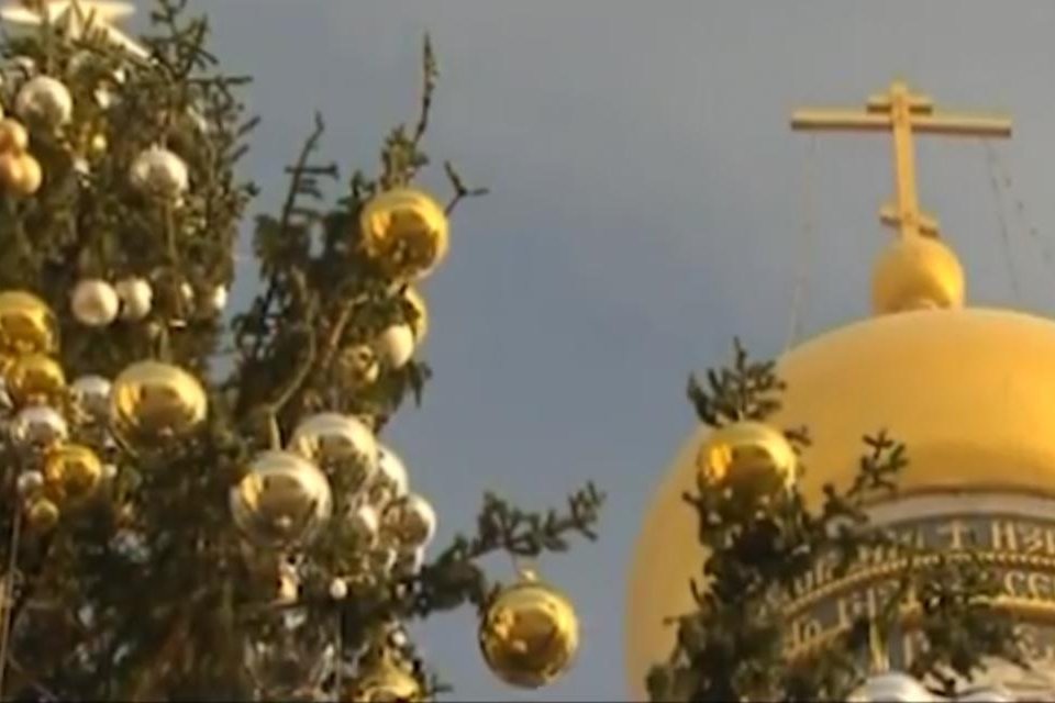 Парада на Божиќни елки