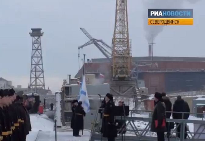 На нуклеарната подморница „Јуриј Долгоруки" подигнато Андреевското знаме