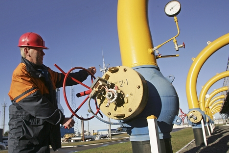 Грчката држава е непосреден сопственик на 65% од холдингот на DEPA, додека 35% се во сопственост на Хеленик Петролеум, во кој грчката држава исто така има 35% од акциите. Извор: AP.