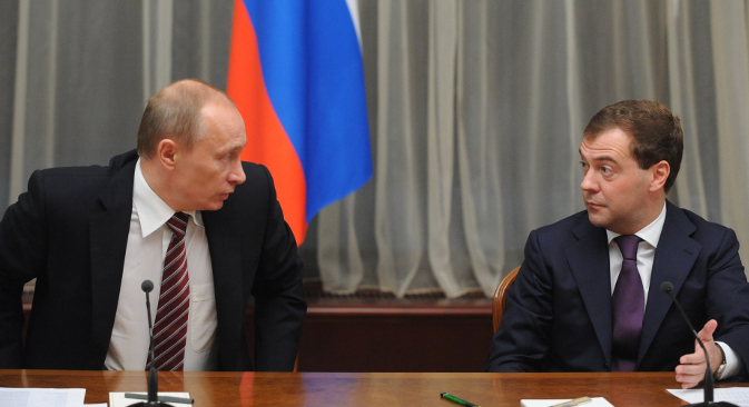 Владимир Путин за една година добил околу 100 илјади долари, а вториот човек според државната хиерархија, премиерот Дмитриј Медведев, околу 118 илјади долари. Извор: ИТАР-ТАСС