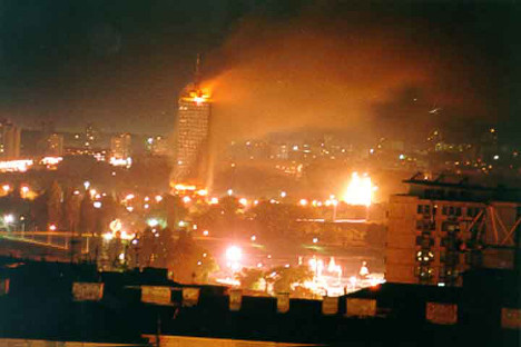 Агресија на СРЈ 1999: после Рачка се брзо прешло на бомбе. У случају Сирије, реакција на масакр у Хули била је добро координирана. Слика из слободних извора.