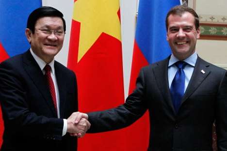 Претседателот на Виетнам Труонг Тан Санг и премиерот на Русија Дмитриј Медведев. Извор: РИА „Новости“.