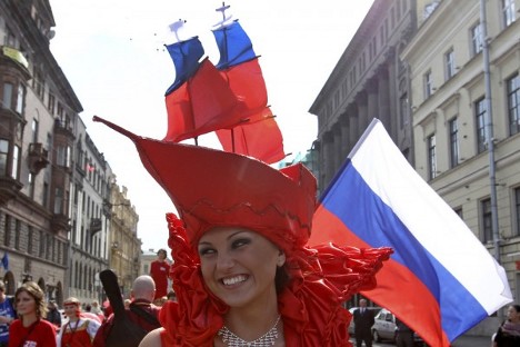 Прослава Дана Државне заставе Руске Федерације (22. август) у Санкт Петербургу. Извор: Александар Демјанчук / Vostok / Reuters.