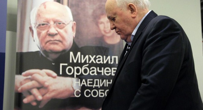 Михаил Горбачов на промоцији своје књиге „Насамо са собом“ (2012). Извор: Росијска газета.