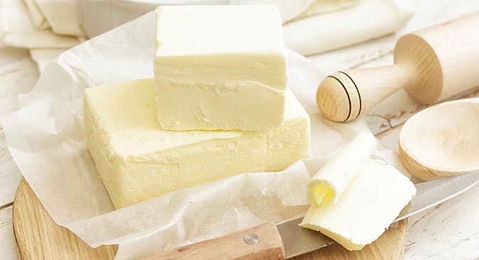Вологодски маслац се производи од павлаке која се на посебан начин термички обрађује, што маслацу даје префињени укус ораха. Извор: Shutterstock.