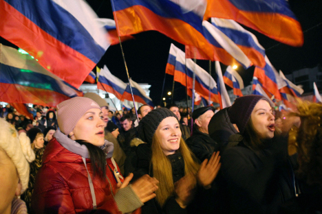 Становници Симферопоља, престонице Крима, веома су емотивно прославили одлуку о „повратку кући“. Извор: AFP / East News.