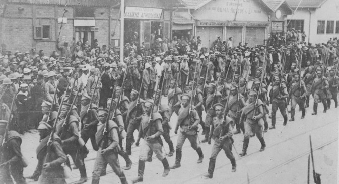 Искрцавање војника Руског експедиционог корпуса у Солуну.