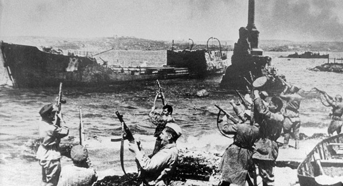 Од октобра 1941. до јула следеће године 156.000 војника Црвене армије дало је свој живот бранећи Севастопољ. Извор: РИА „Новости“.