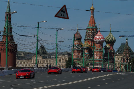 Главна тачка шоу-програма „Moscow City Racing 2014“ биле су трке болида „Формуле 1“. Фотографија: Олга Соколова.
