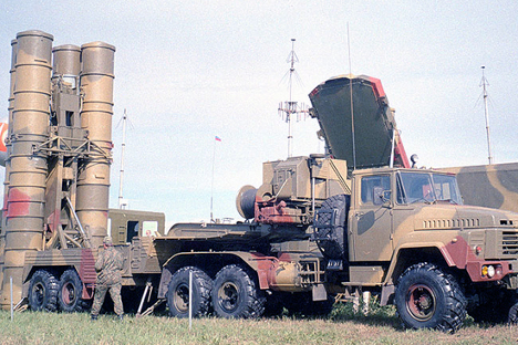 Москва и Техеран су 2007. потписали уговор о испоруци система С­-300. На фотографији: C-300 ПМ. Извор: mil.ru.
