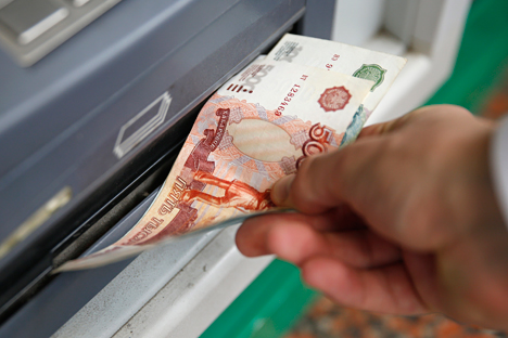 Велике банке преко депозита грађана добијају стабилан прилив готовине у рубљама по релативно ниској цени. Извор: Reuters.