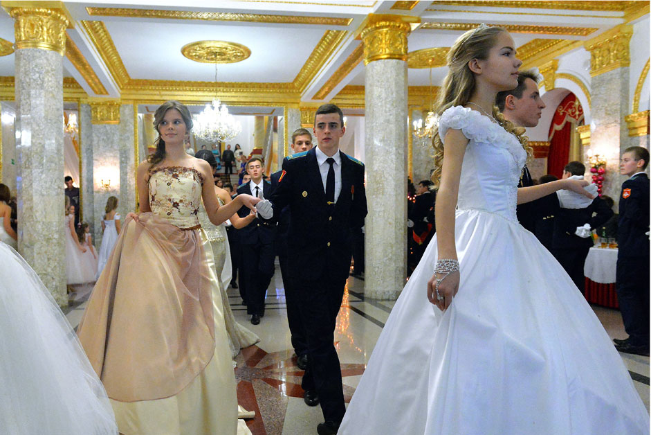 Participants of the New Year ball with girls from the Elena Morozova Krasnodar Institute for Noble Maidens at the Krasnodar Presidential Military Cadet School.