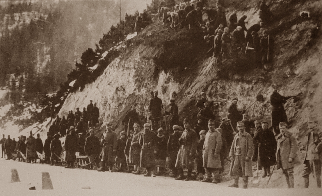 Ruski vojni ujetniki med gradnjo Ruske ceste.