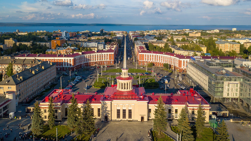 Alphabetical order - Russia: 85 adventures