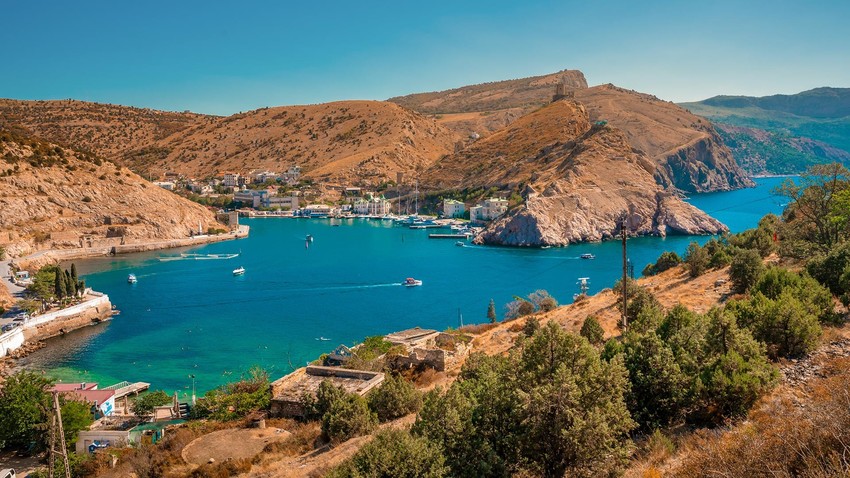 Вид на Балаклавскую бухту в Севастополе